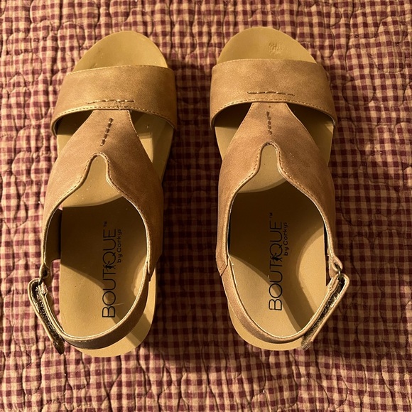 Boutique- Corky’s Refreshing Wedge Sandal Size 7 - Picture 10 of 16